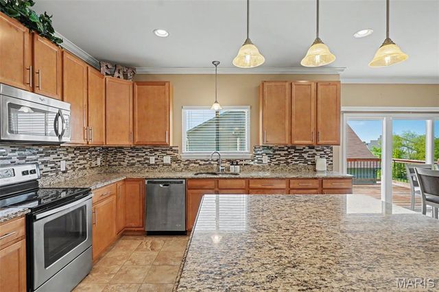 1211 Cashmere Lane, St Peters, MO 63376