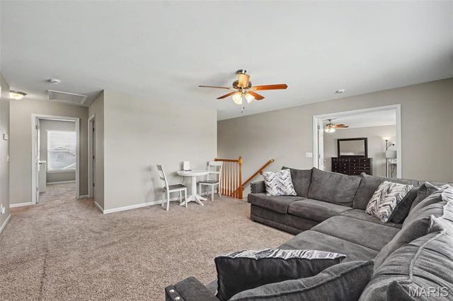 1211 Cashmere Lane, St Peters, MO 63376