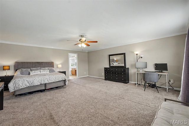 1211 Cashmere Lane, St Peters, MO 63376