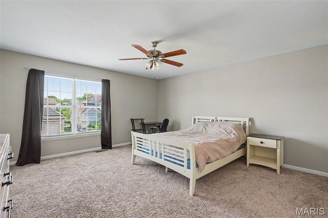 1211 Cashmere Lane, St Peters, MO 63376