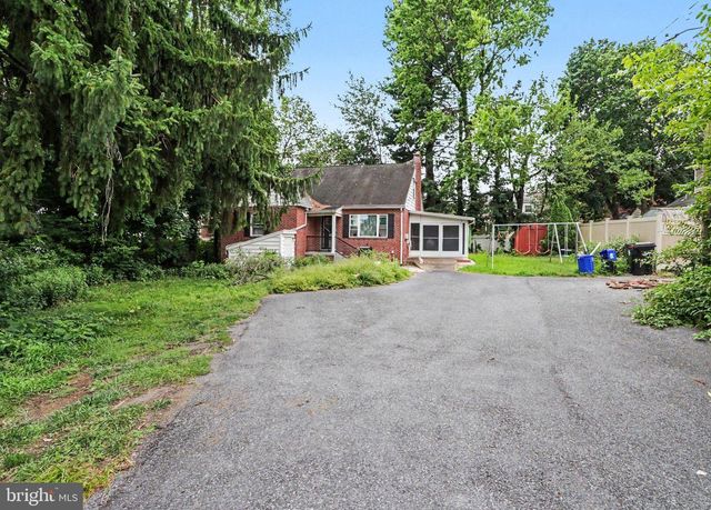 2437 PARKWAY BLVD, Harrisburg, PA 17103