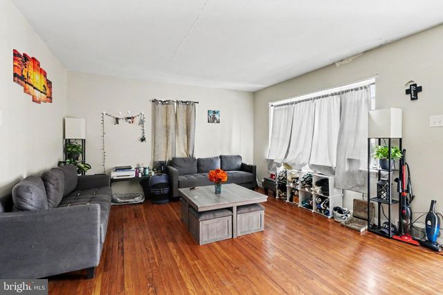 2437 PARKWAY BLVD, Harrisburg, PA 17103