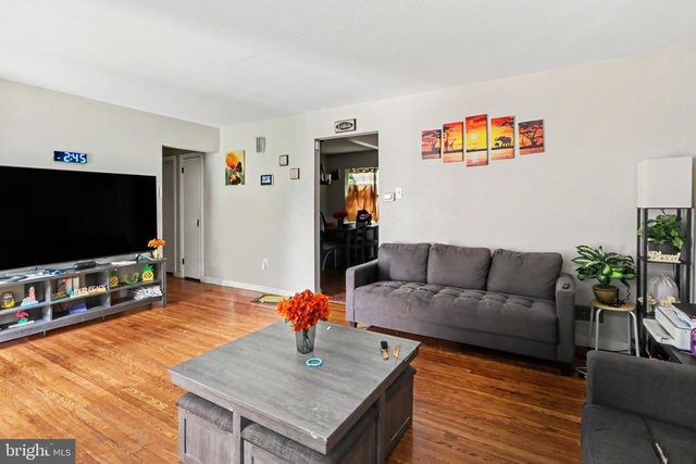 2437 PARKWAY BLVD, Harrisburg, PA 17103