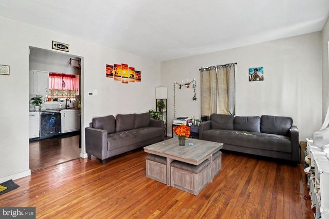 2437 PARKWAY BLVD, Harrisburg, PA 17103