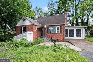 2437 PARKWAY BLVD, Harrisburg, PA 17103