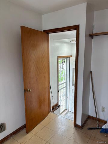 6414 Argyle Street, Dearborn, MI 48126