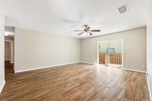 816 Meadow Stone, Converse, TX 78109