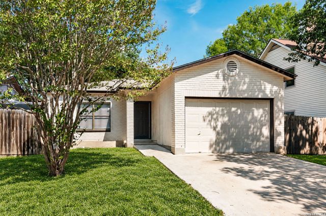 816 Meadow Stone, Converse, TX 78109