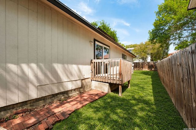 816 Meadow Stone, Converse, TX 78109