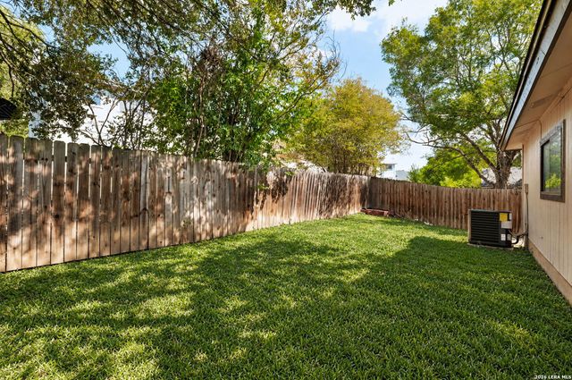 816 Meadow Stone, Converse, TX 78109
