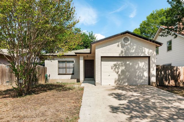 816 Meadow Stone, Converse, TX 78109