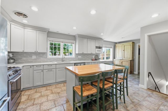 6626 Rollaway Road, Madeira, OH 45236