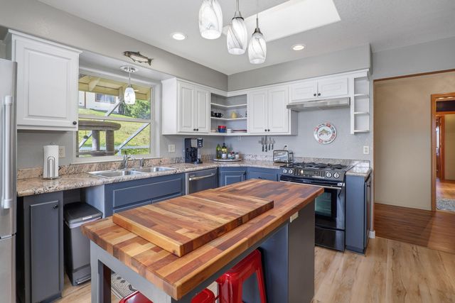 160 Wallace Lane, Grants Pass, OR 97527