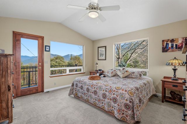 160 Wallace Lane, Grants Pass, OR 97527