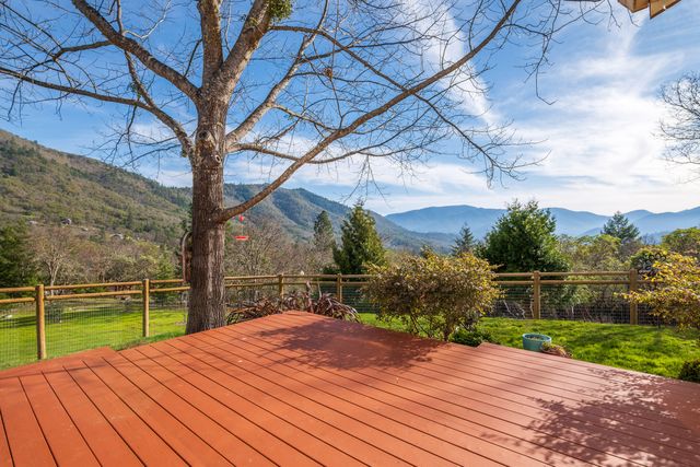 160 Wallace Lane, Grants Pass, OR 97527