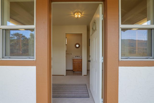 160 Wallace Lane, Grants Pass, OR 97527