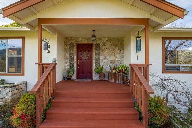 160 Wallace Lane, Grants Pass, OR 97527