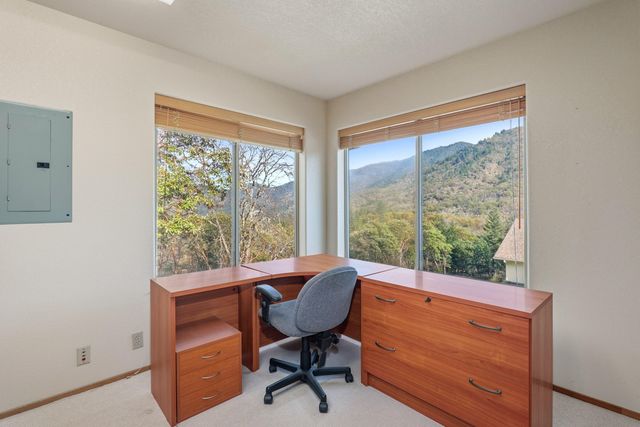 160 Wallace Lane, Grants Pass, OR 97527