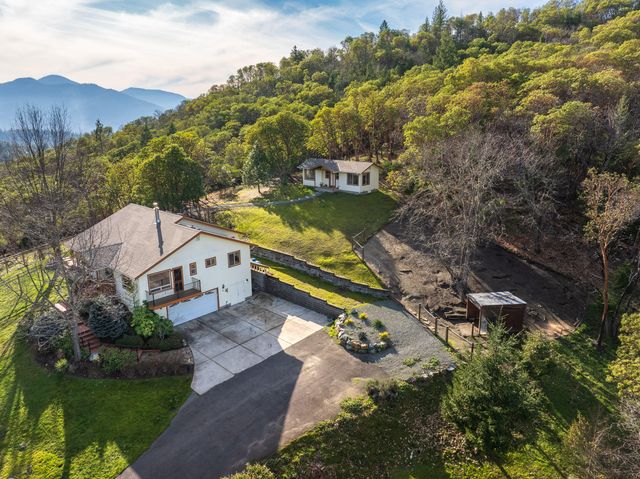 160 Wallace Lane, Grants Pass, OR 97527