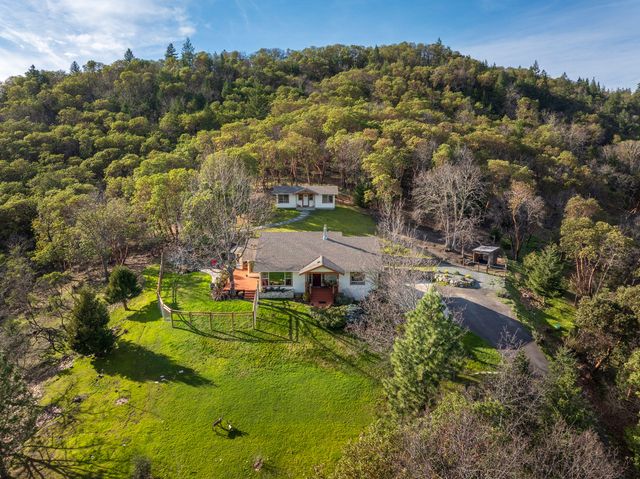 160 Wallace Lane, Grants Pass, OR 97527