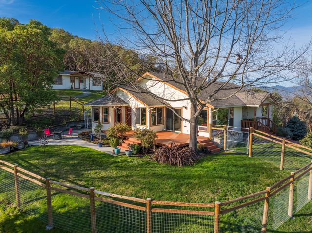 160 Wallace Lane, Grants Pass, OR 97527