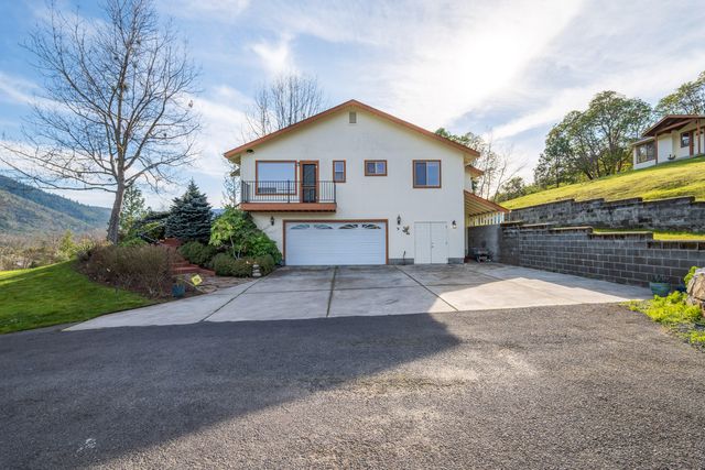 160 Wallace Lane, Grants Pass, OR 97527