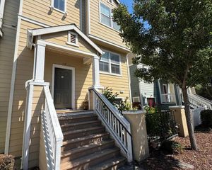 621 Summer Ln, Richmond, CA 94806