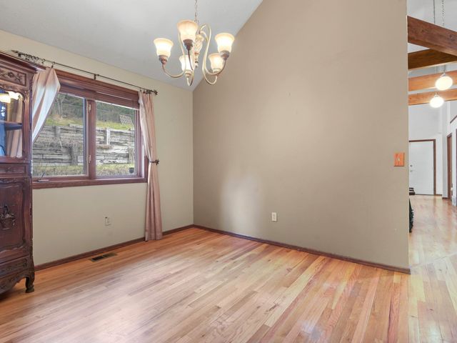 10048 N Seminole Dr, Spokane, WA 99208