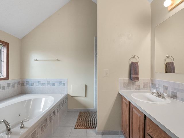 10048 N Seminole Dr, Spokane, WA 99208