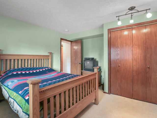 10048 N Seminole Dr, Spokane, WA 99208