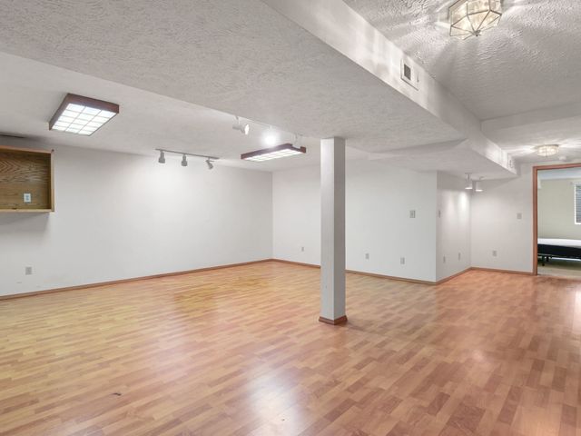 10048 N Seminole Dr, Spokane, WA 99208