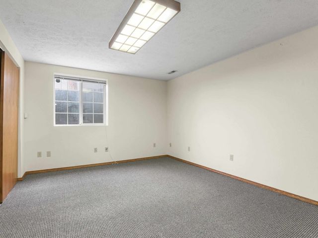 10048 N Seminole Dr, Spokane, WA 99208