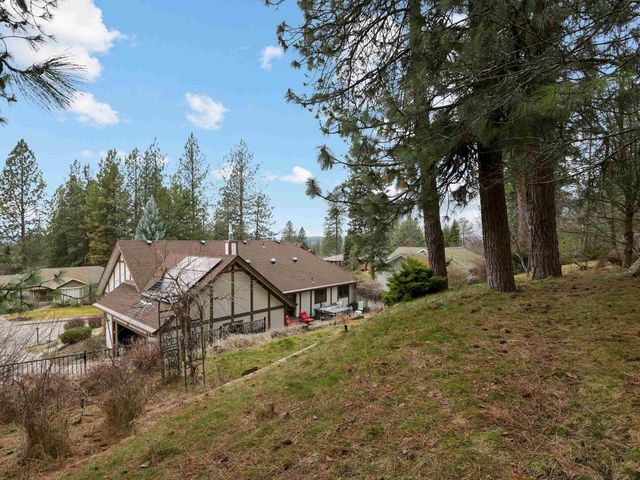 10048 N Seminole Dr, Spokane, WA 99208