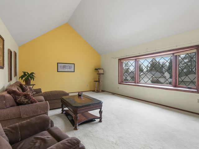 10048 N Seminole Dr, Spokane, WA 99208