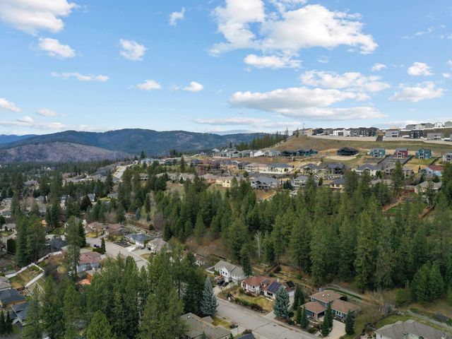 10048 N Seminole Dr, Spokane, WA 99208