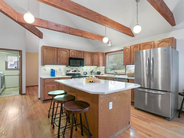 10048 N Seminole Dr, Spokane, WA 99208