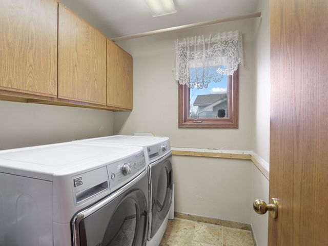 10048 N Seminole Dr, Spokane, WA 99208