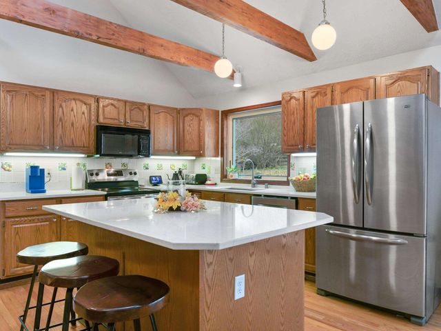 10048 N Seminole Dr, Spokane, WA 99208