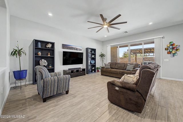 10311 N Pink Trumpet Drive, Marana, AZ 85653
