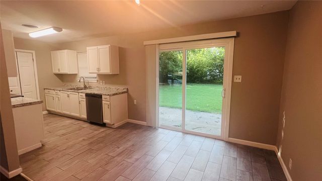 909 Laguna Drive, Denton, TX 76209
