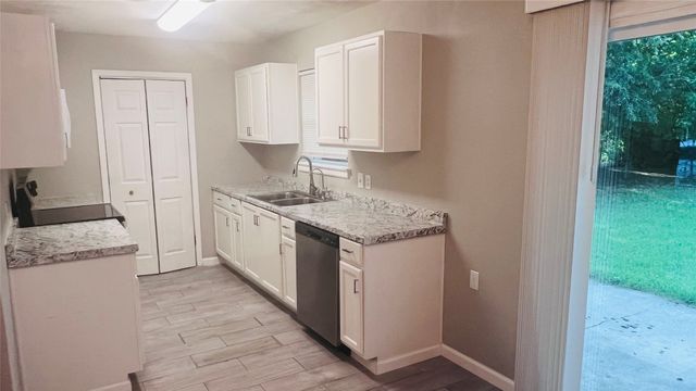 909 Laguna Drive, Denton, TX 76209