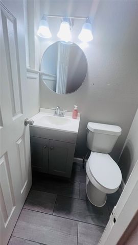 909 Laguna Drive, Denton, TX 76209