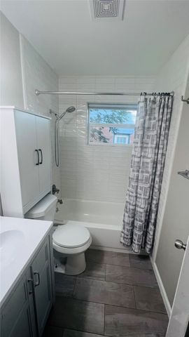 909 Laguna Drive, Denton, TX 76209