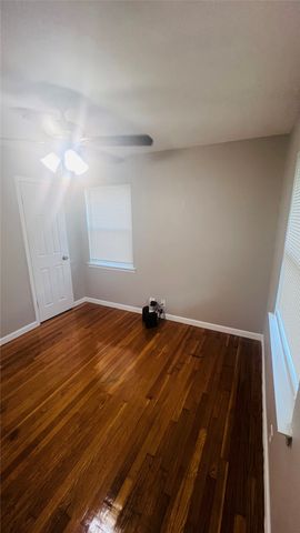 909 Laguna Drive, Denton, TX 76209