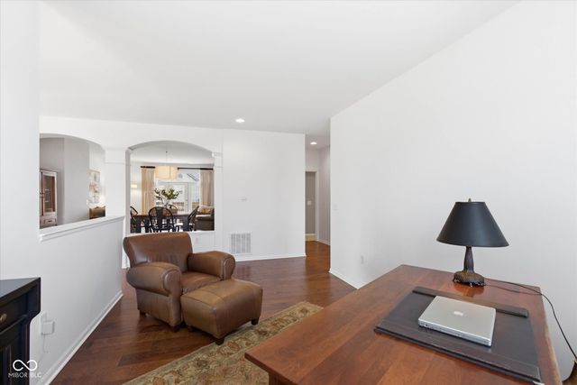 10182 Winslow Way, Fishers, IN 46037