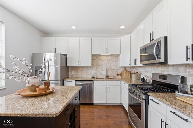 10182 Winslow Way, Fishers, IN 46037