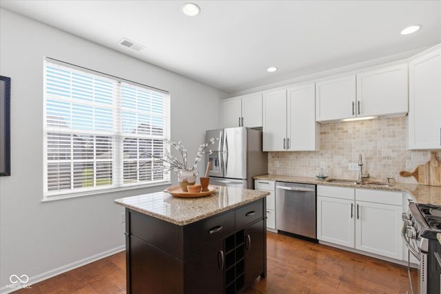 10182 Winslow Way, Fishers, IN 46037