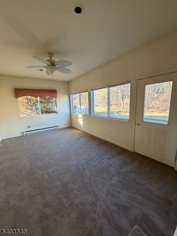 8 Holly Dr., Hamburg Boro, NJ 07419