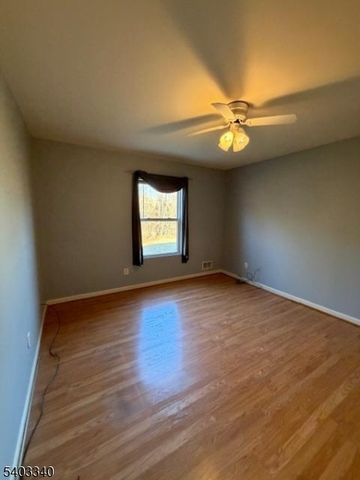 8 Holly Dr., Hamburg Boro, NJ 07419