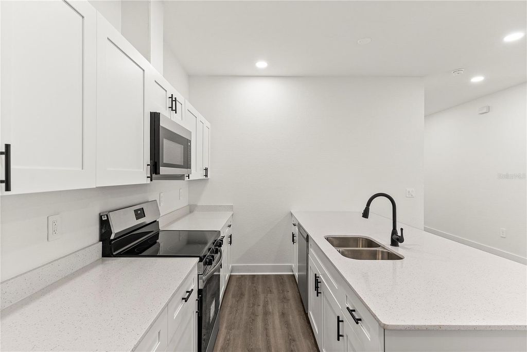 Image 6 of property listing at 2806 N 29TH STREET 2, Tampa, FL 33605